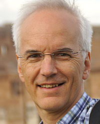 Prof. Dr. Manfred Gessler Portrait photo: Prof. Dr. Manfred Gessler